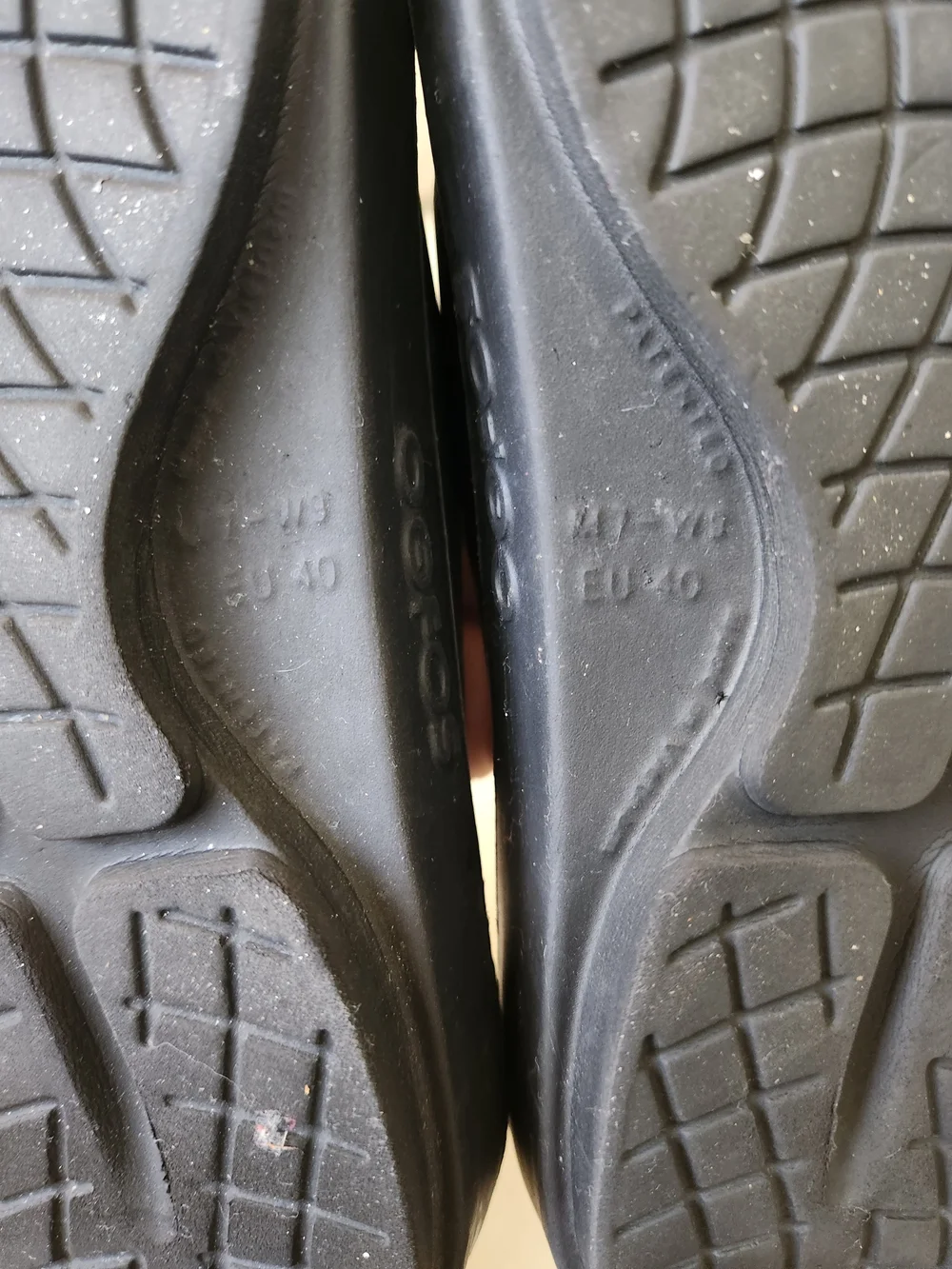 OOFOS Black Men's Slide Sandals - Dual Strap Recovery Slides